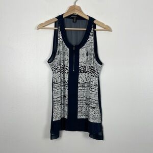 Kenneth Cole top women medium sleeveless 1/2 zip front lightweight scoop neck